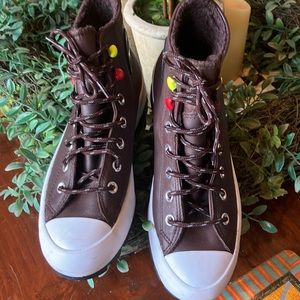Converse All Star Chuck Taylor brown leathe lug sole boot. Comfy good cond size8